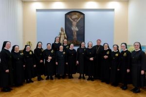 Deset sestara Družbe milosrdnih sestara sv. Križa proslavilo zlatne zavjete