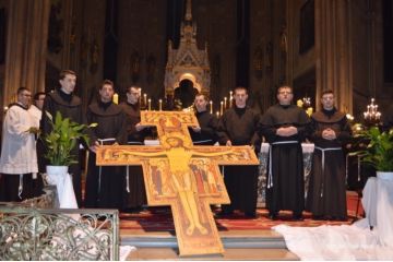 Bdjenje u zagrebačkoj katedrali prigodom Nacionalnog susreta hrvatskih redovnica i redovnika