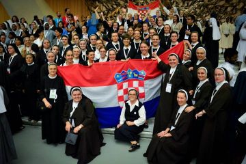 Svjetski susret posvećenih muškarca i žena mlađe životne dobi Svjetski susret posvećenih muškarca i žena mlađe životne dobi