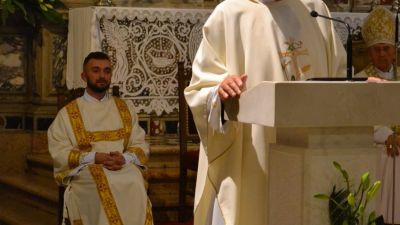 Zadarski nadbiskup zelimir puljic zaredio za dakona fra pavla ivica 6