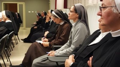 Susret sestara koje vrse poslanje unutar samostana (9)