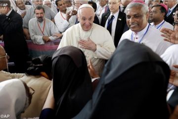 Papa svećenicima i redovnicima Bangladeša Papa svećenicima i redovnicima Bangladeša