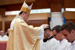 Biskup Petar Palić u Mostaru zaredio nove đakone