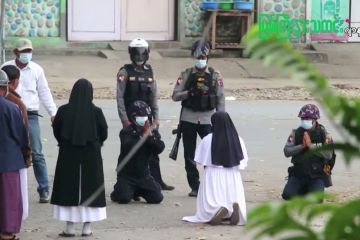 Sestra Ann Rose: Kleknula sam da bih spasila mlade Burmance Sestra Ann Rose: Kleknula sam da bih spasila mlade Burmance