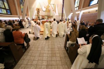 Kraljica svete krunice svečano proslavljena kod zagrebačkih dominikanaca Kraljica svete krunice svečano proslavljena kod zagrebačkih dominikanaca