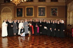 Božićni susret kardinala Bozanića s redovnicama