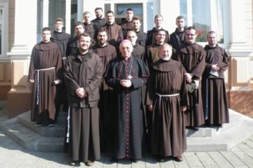 Susret nadbiskupa Devčića s franjevačkim novacima Susret nadbiskupa Devčića s franjevačkim novacima