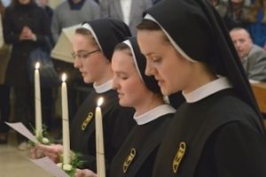 Slavlje prvih redovničkih zavjeta u samostanu sestara Sv. Križa u Đakovu