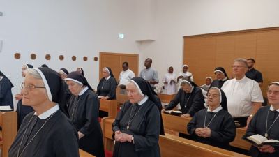 Beninski biskup posjetio marijine sestre cudotvorne medaljice 2