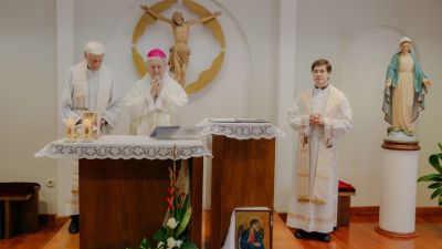 Mons krizic predvodio misu povodom dana druzbe sestara sluzavki maloga isusa u splitu  (1)