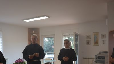 Blagoslov djelatnika i prostorija u sjedistu hrvatske redovnicke konferencije (4)