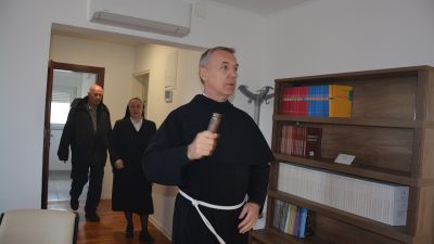 Blagoslov djelatnika i prostorija u sjedistu hrvatske redovnicke konferencije (3)