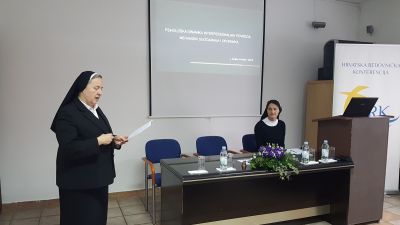 Strucni skup i duhovne vjezbe za vise redovnicke poglavarice u novigradu na dobri (3)