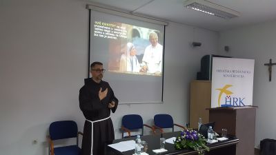 Strucni skup i duhovne vjezbe za vise redovnicke poglavarice u novigradu na dobri (5)