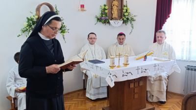Biskup marko medo predvodio misno slavlje u samostanu sv josipa u otoccu 3