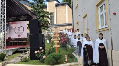 Proslavljena 100 obljetnica osnutka samostana sv terezije od malog isusa 3