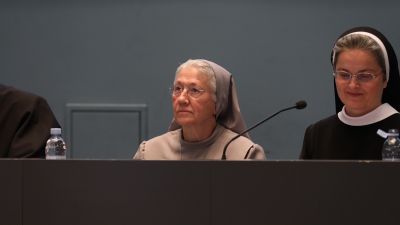 Dikasterij za ustanove posvecenog zivota i druzbe apostolskog zivota 19