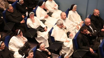Dikasterij za ustanove posvecenog zivota i druzbe apostolskog zivota 23