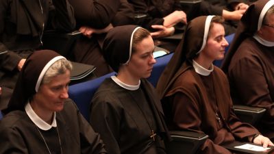 Dikasterij za ustanove posvecenog zivota i druzbe apostolskog zivota 24