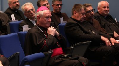 Dikasterij za ustanove posvecenog zivota i druzbe apostolskog zivota 27