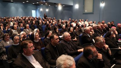 Dikasterij za ustanove posvecenog zivota i druzbe apostolskog zivota 30
