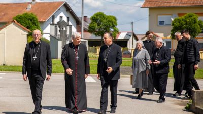 Kardinal angel fernandez artime posjetio samostan kceri srca isusova u lasinji 1