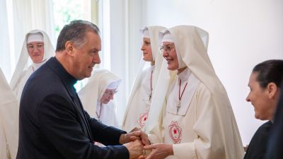 Kardinal angel fernandez artime posjetio samostan kceri srca isusova u lasinji 5