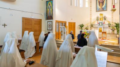 Kardinal angel fernandez artime posjetio samostan kceri srca isusova u lasinji 6