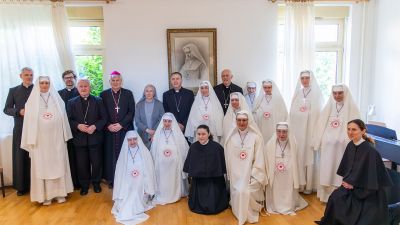Kardinal angel fernandez artime posjetio samostan kceri srca isusova u lasinji 8