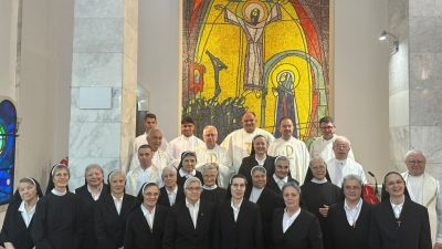 Skolske sestre franjevke u splitu proslavile svetkovinu presvetog srca isusova i jubileje redovnickog zivota 1