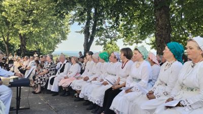 Svecano slavlje zlatne mise u zupi rodenja blazene djevice marije pod okicem 2