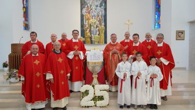 Fra ivan bradaric proslavio srebrnu misu u rodnoj zupi ulice 4