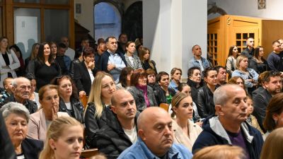 U imotskom primljeni novi postulanti franjevacke provincije presvetog otkupitelja 12 U imotskom primljeni novi postulanti franjevacke provincije presvetog otkupitelja 12