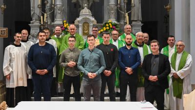 U imotskom primljeni novi postulanti franjevacke provincije presvetog otkupitelja 19 U imotskom primljeni novi postulanti franjevacke provincije presvetog otkupitelja 19