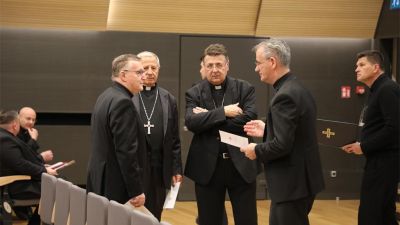 Mons. razum i mons. kovac imenovani pomocnim biskupima zagrebacke nadbiskupije 19 Mons. razum i mons. kovac imenovani pomocnim biskupima zagrebacke nadbiskupije 19