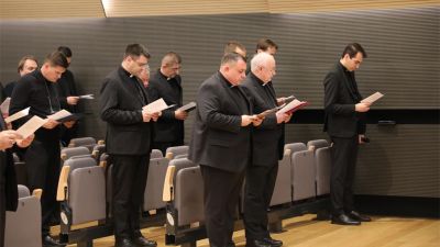 Mons. razum i mons. kovac imenovani pomocnim biskupima zagrebacke nadbiskupije 21 Mons. razum i mons. kovac imenovani pomocnim biskupima zagrebacke nadbiskupije 21