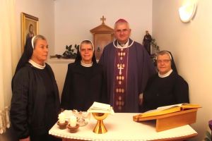 Biskup Uzinić pohodio zajednicu Školskih sestara franjevki Krista Kralja