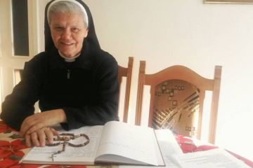 Živa krunica Riječke Majke Živa krunica Riječke Majke
