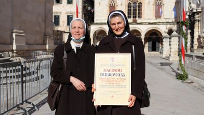 Redovniku franjevcu i sestrama franjevkama dodijeljene nagrade grada dubrovnika 3