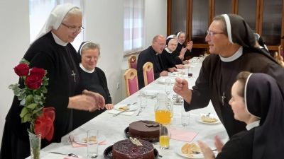 Odrzan seminar za medicinske sestre redovnice (11)