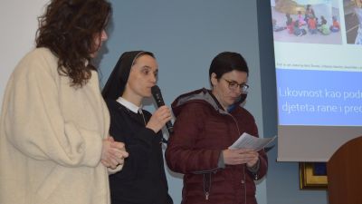 Odrzan strucni skup za djelatnike katolickih djecjih vrtica (2)