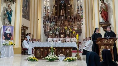 Nadbiskup hranic na proslavi 100 godina prisutnosti sestara kceri milosrda u subotici 1