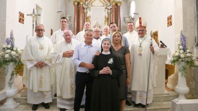 Redovnicko oblacenje i polaganje prvih zavjeta s tee bozic 10