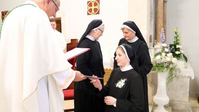 Redovnicko oblacenje i polaganje prvih zavjeta s tee bozic 7
