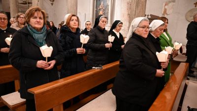 Blagdan svijecnice i dan posvecenog zivota u svetistu sv sime u zadru 2