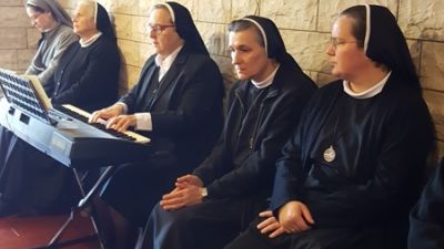 Susret sestara koje vrse poslanje unutar samostana (3)