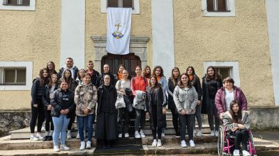 Susret hrvatske katolicke mladezi u gospicu (15)