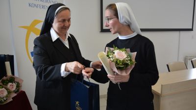 Podjelom potvrdnica zavrsio dvogodisnji ciklus studijskih dana za pocetnu formaciju (4)