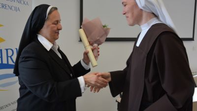 Podjelom potvrdnica zavrsio dvogodisnji ciklus studijskih dana za pocetnu formaciju (5)