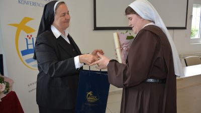 Podjelom potvrdnica zavrsio dvogodisnji ciklus studijskih dana za pocetnu formaciju (6)